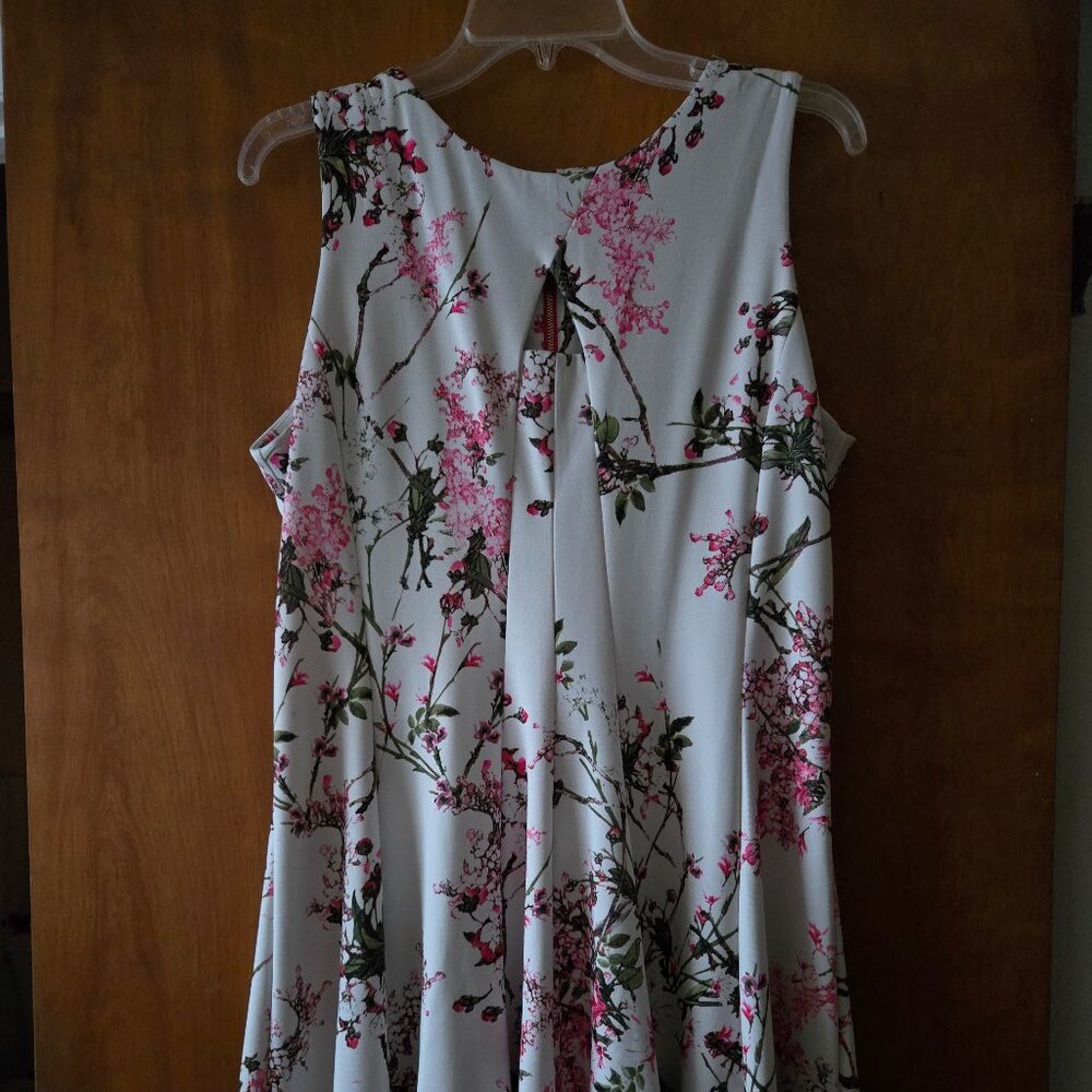 Dress Barn Peak-a-Boo A-Line Floral Dress Size 16